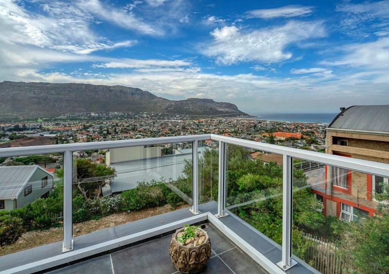 5 Bedroom Property for Sale in Fish Hoek Western Cape